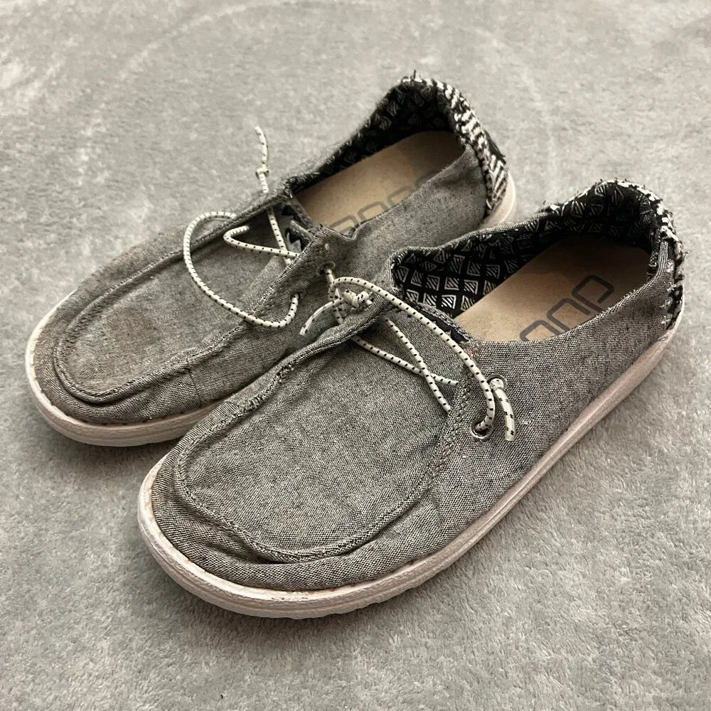 Hey Dude Wendy Youth Chambray Onyx Grey Size:Y2-L3  See pics for condition.
